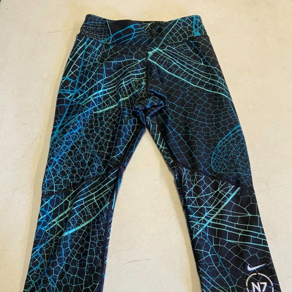 Nike Dri Fit N7 Dragonfly Print Capri Tights Women's Size XS - Picture 1 of 6